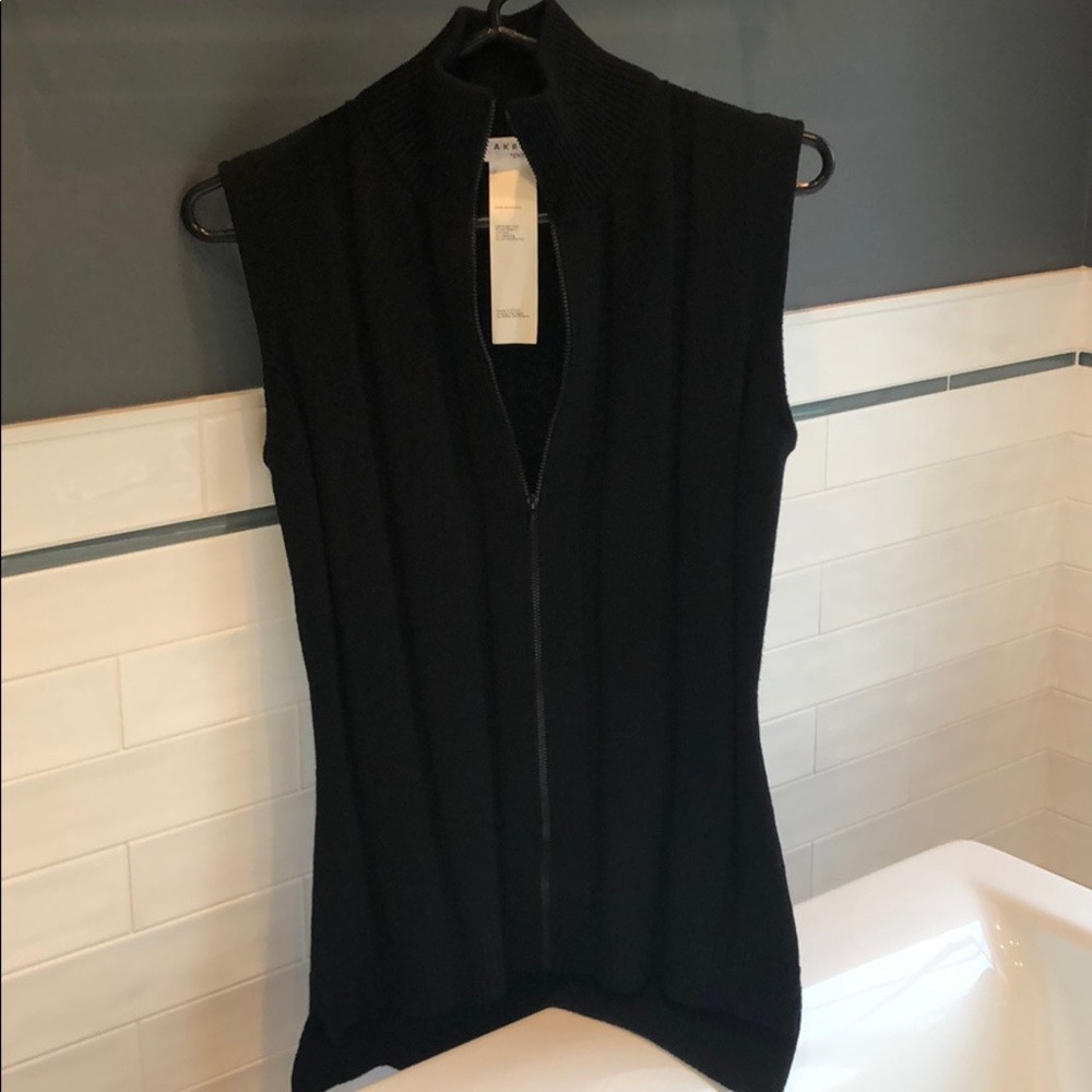 Akris Punto Ribbed Zipper Sweater Vest